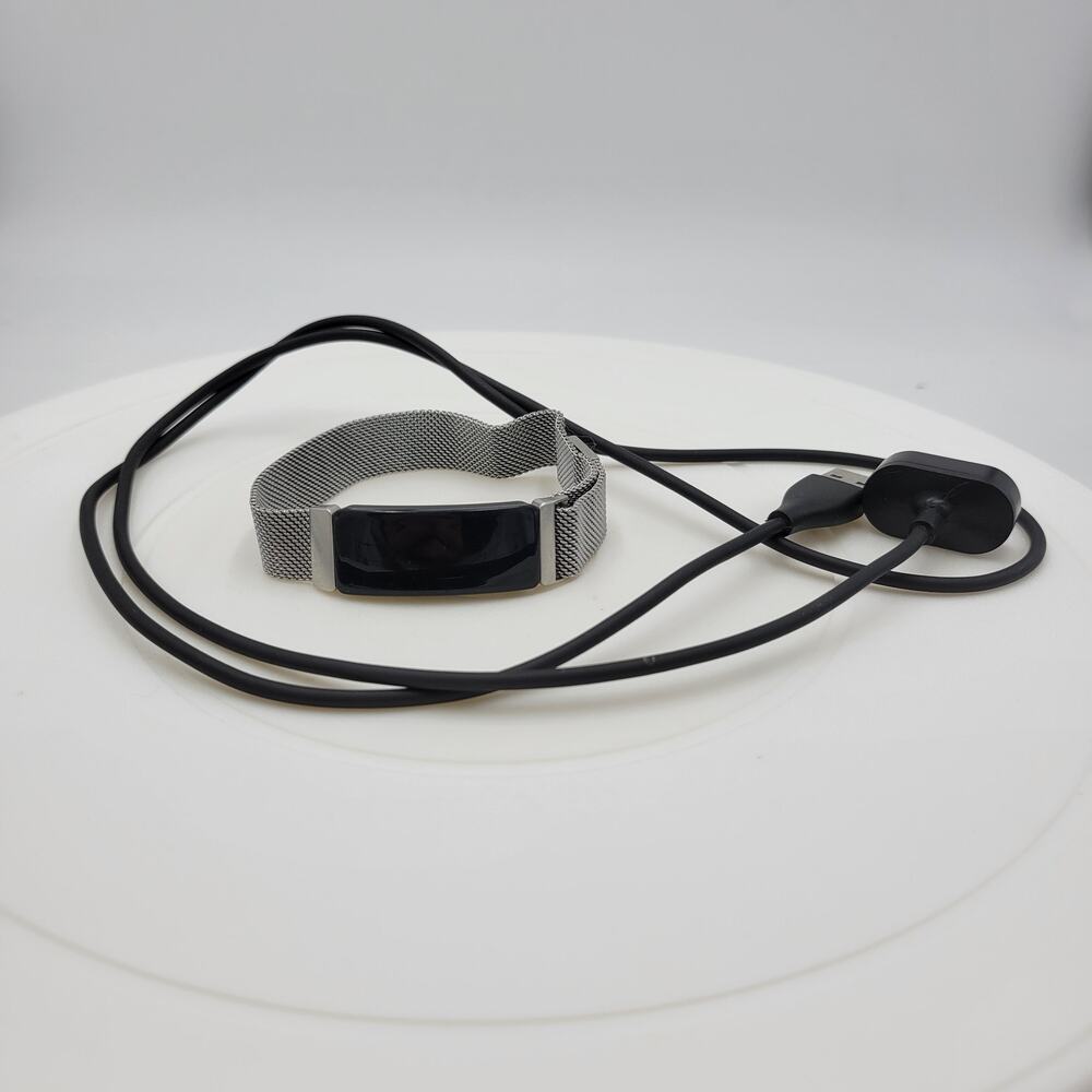 FitBit Fitness Activity Tracker Black Metal Bands Magnetic Lock‎ with Charger
